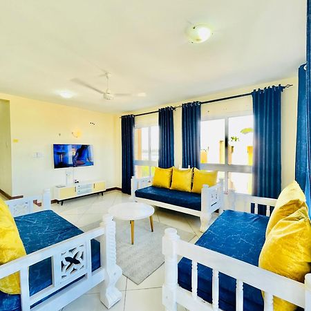 Elna'S Nyali - Work & Unwind - Pool, Sea Views, Ac & Fast Wi-Fi Bed & Breakfast มอมบาซา ภายนอก รูปภาพ