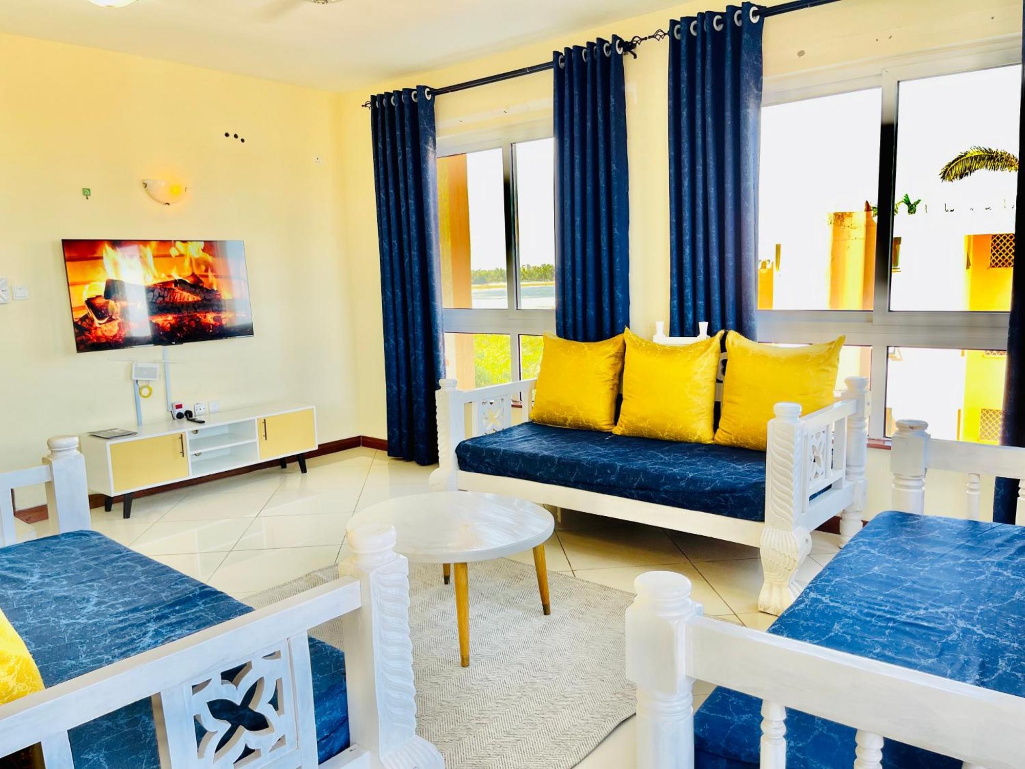 Elna'S Nyali - Work & Unwind - Pool, Sea Views, Ac & Fast Wi-Fi Bed & Breakfast มอมบาซา ภายนอก รูปภาพ