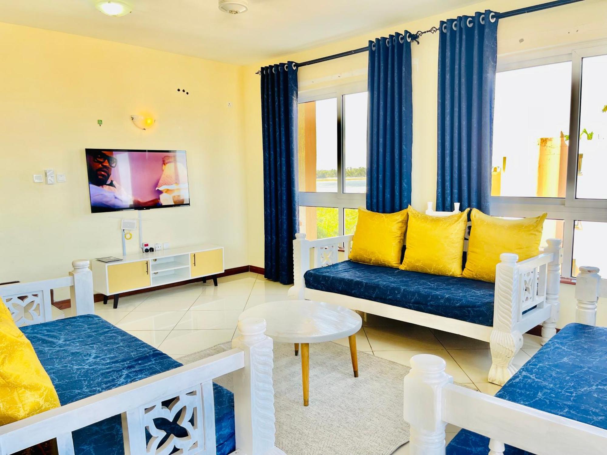 Elna'S Nyali - Work & Unwind - Pool, Sea Views, Ac & Fast Wi-Fi Bed & Breakfast มอมบาซา ภายนอก รูปภาพ
