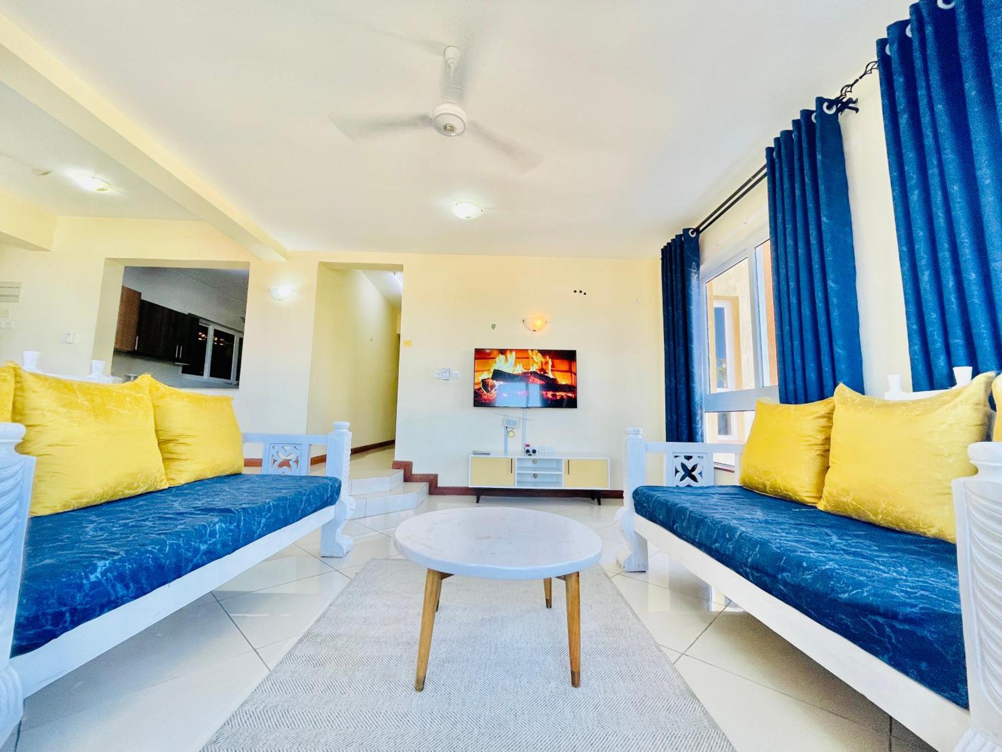Elna'S Nyali - Work & Unwind - Pool, Sea Views, Ac & Fast Wi-Fi Bed & Breakfast มอมบาซา ภายนอก รูปภาพ
