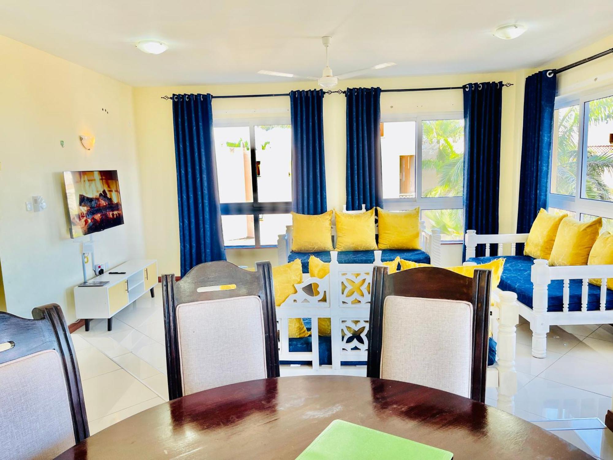 Elna'S Nyali - Work & Unwind - Pool, Sea Views, Ac & Fast Wi-Fi Bed & Breakfast มอมบาซา ภายนอก รูปภาพ