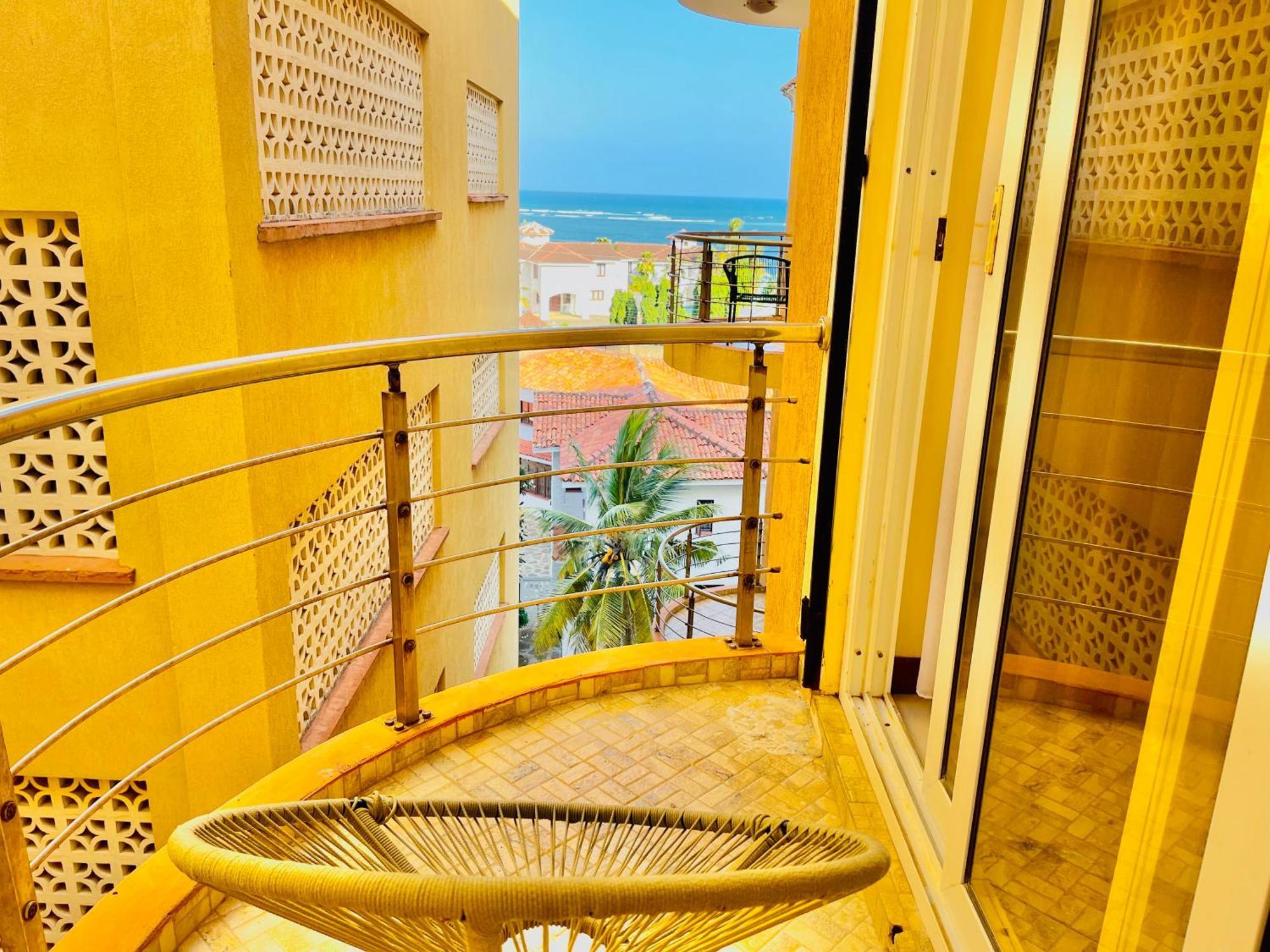 Elna'S Nyali - Work & Unwind - Pool, Sea Views, Ac & Fast Wi-Fi Bed & Breakfast มอมบาซา ภายนอก รูปภาพ